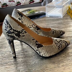 Brenda Zaro Gray Snake Pump Heel  sz 37 / 6.5-7 NWOB